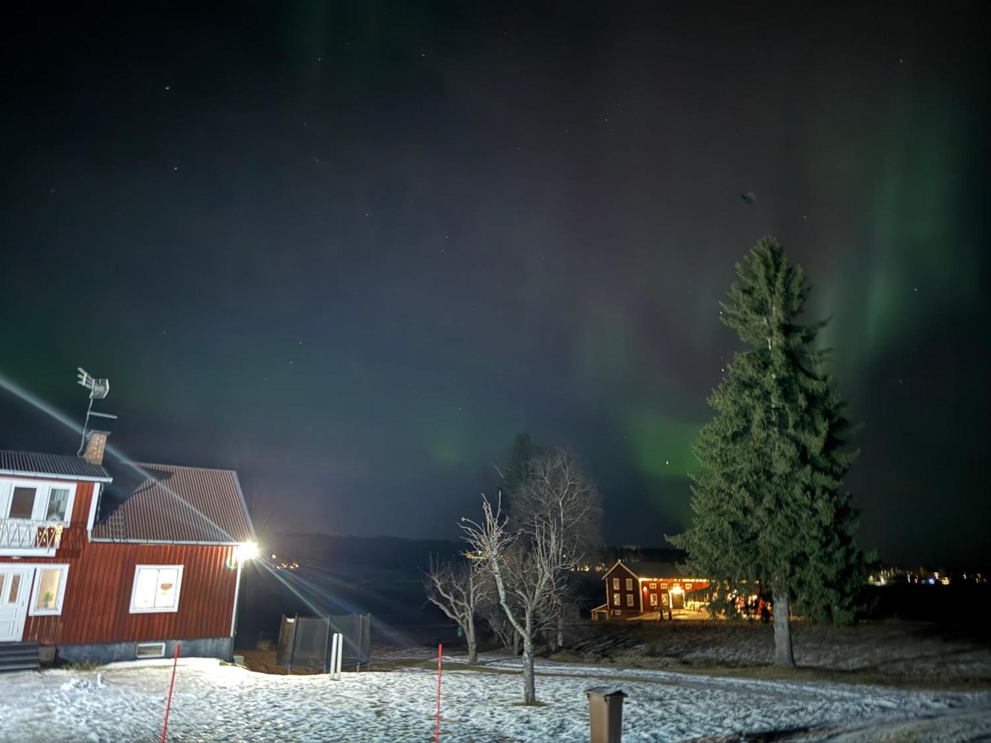Ett Hus Med 3 Sovrum Med Supersnabba Internet Fiberanslutningen 1000Mb-100Mb I Hoeg, 7 Minuter Fran Hudiksvall Extérieur photo